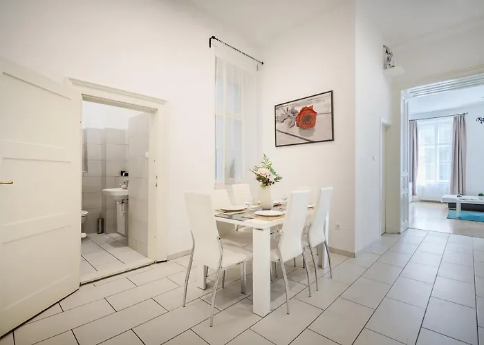 Real Vadasz Lägenhet *