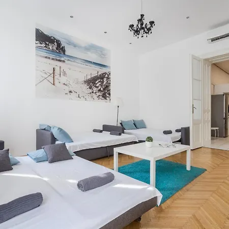 Apartment Real Vadasz *