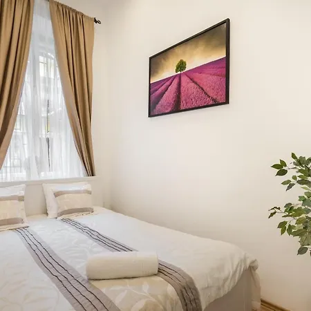 Real Vadasz Apartment *