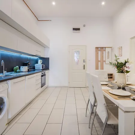 Real Vadász Apartman