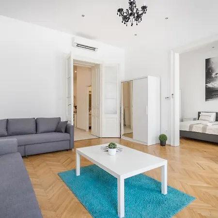 Real Vadász * Budapest