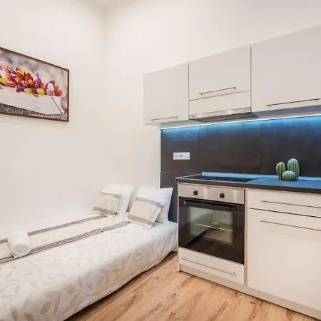 Real Vadasz * بودابست